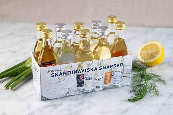 Skandinaviska snapsar, låda med små flaskor